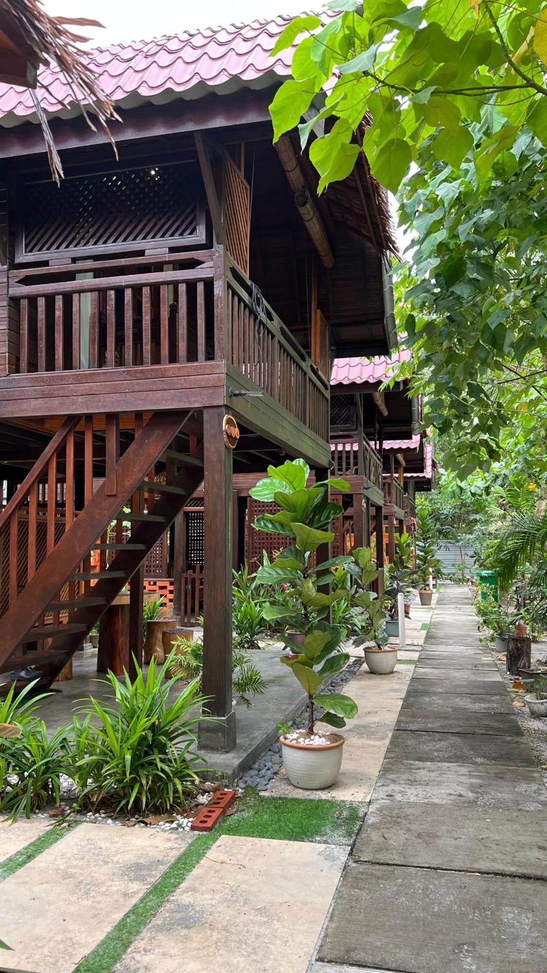 Golden Chenang Village Pantai Cenang  Bagian luar foto