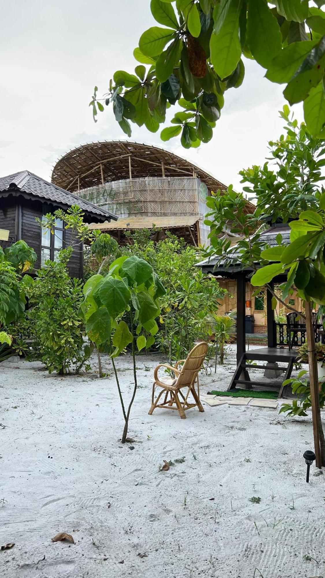 Golden Chenang Village Pantai Cenang  Bagian luar foto