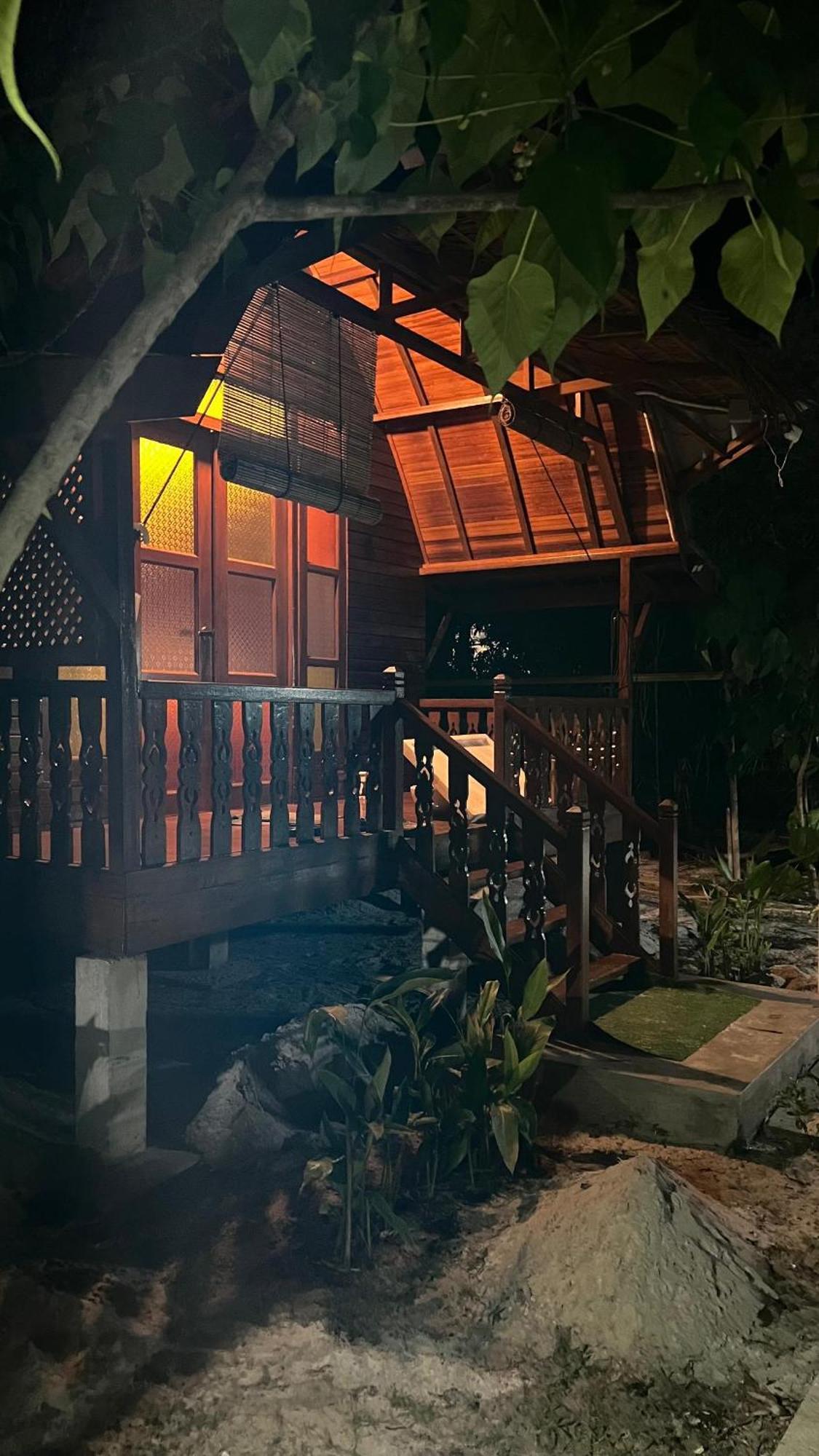 Golden Chenang Village Pantai Cenang  Bagian luar foto