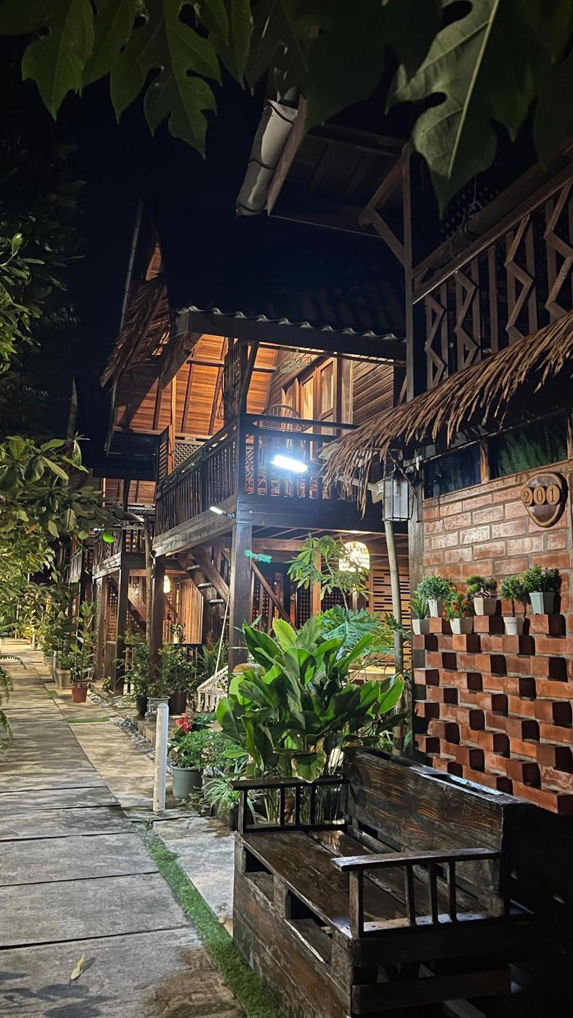 Golden Chenang Village Pantai Cenang  Bagian luar foto
